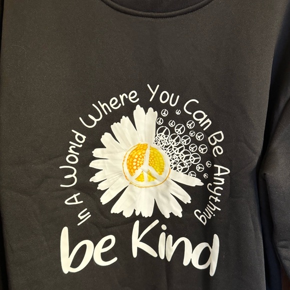 PLUS SIZE FLORAL BE KIND SWEATSHIRT - Picture 5 of 9